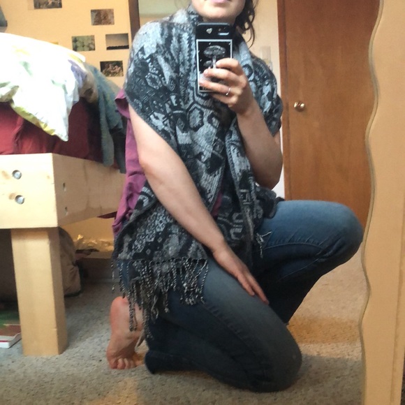 SOLD - Wilfred Wool Blanket Scarf - Picture 2 of 6